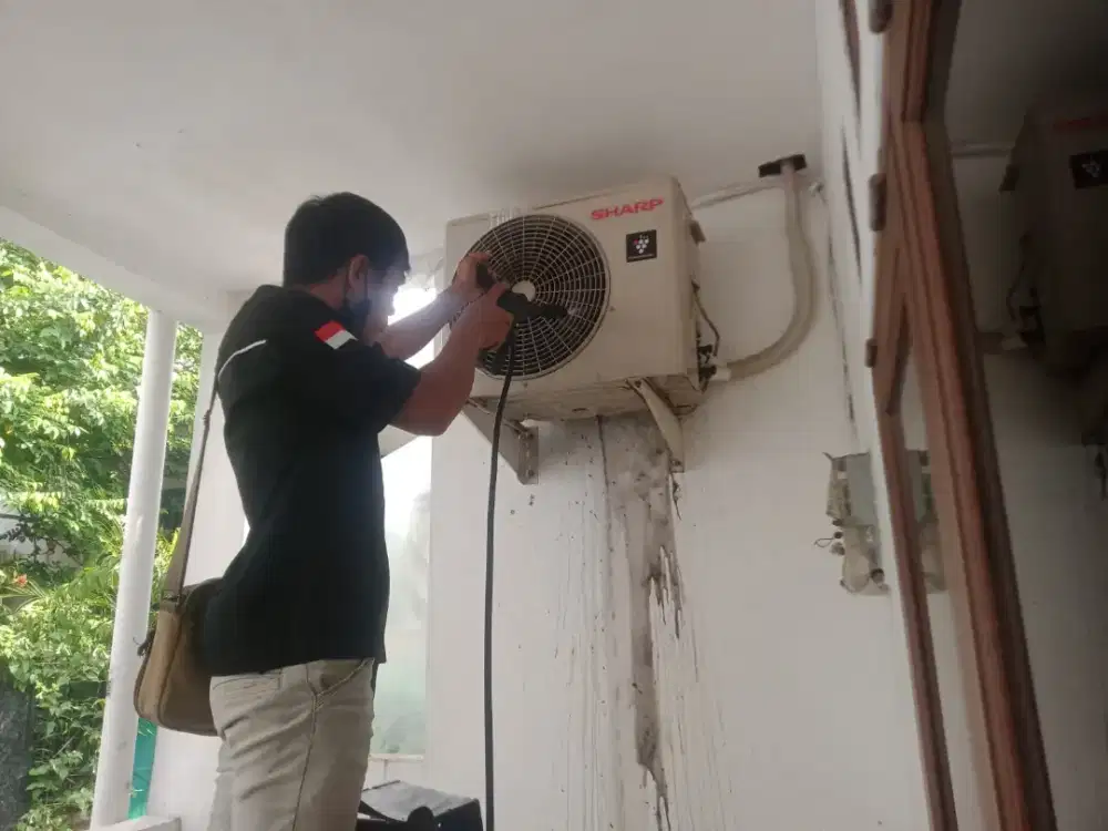 Service Ac,Kulkas,Pompa Air,Mesin Cuci dan Bongkar Pasang AC.