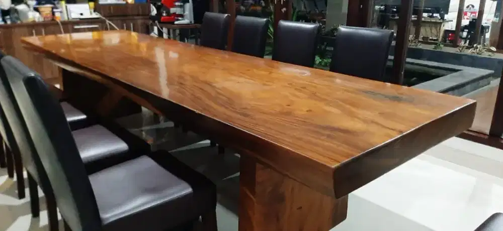 Meja makan kayu jati