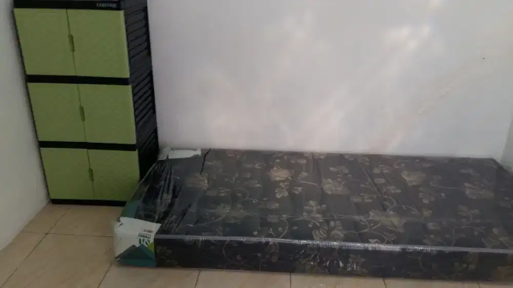 Kosan Murah   Strategis AC 1.1 jt Non AC 750 rb Di Utan kayu