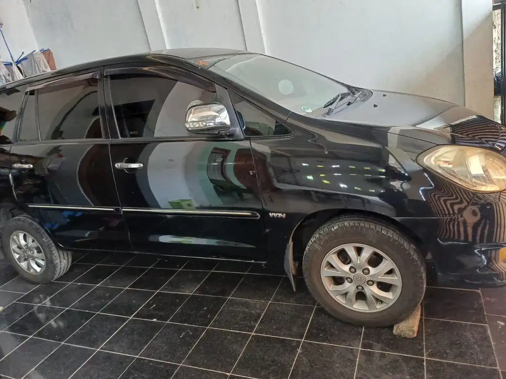 Toyota Kijang Innova 2006 Bensin