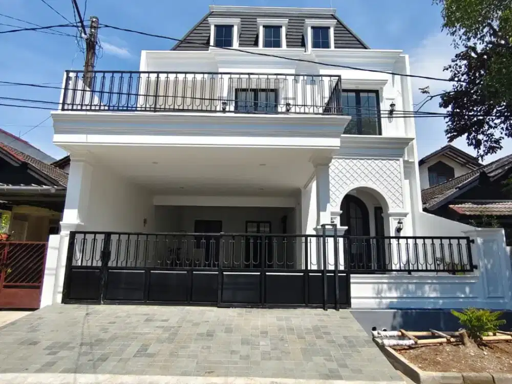 Dijual rumah strategis ada swimming pool dekat binplaz di Bintaro Tangsel LR-17376