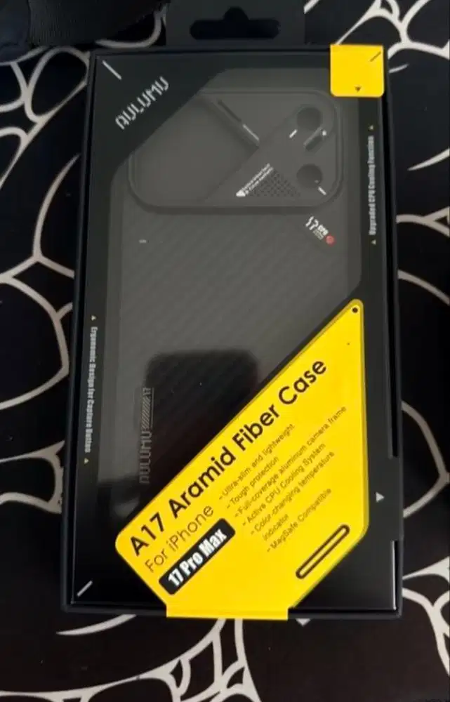 apple iphone 17 promax dan airpods pro 3 AULUMU CASE