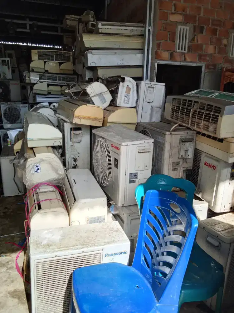 Terima AC bekas atau rusak total