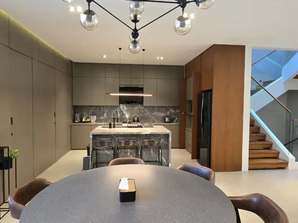 Jual cepat Rumah Pantai indah kapuk 8x20 4lt SHM minimalis interior bagus