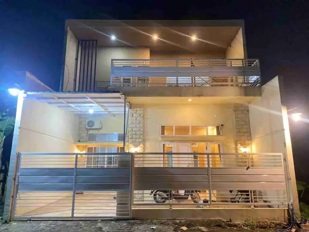 Rumah Modern Full Furnish 2 lantai dekat stadion Kanjuruhan malang