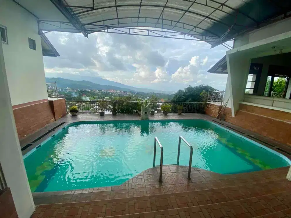 jual murah Villa Tretes ada kolam renang dengan pemandangan gunung