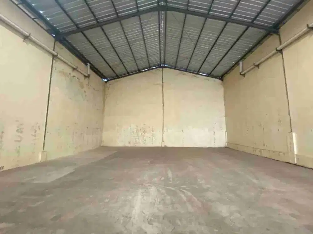 di sewakan gudang tenau indah