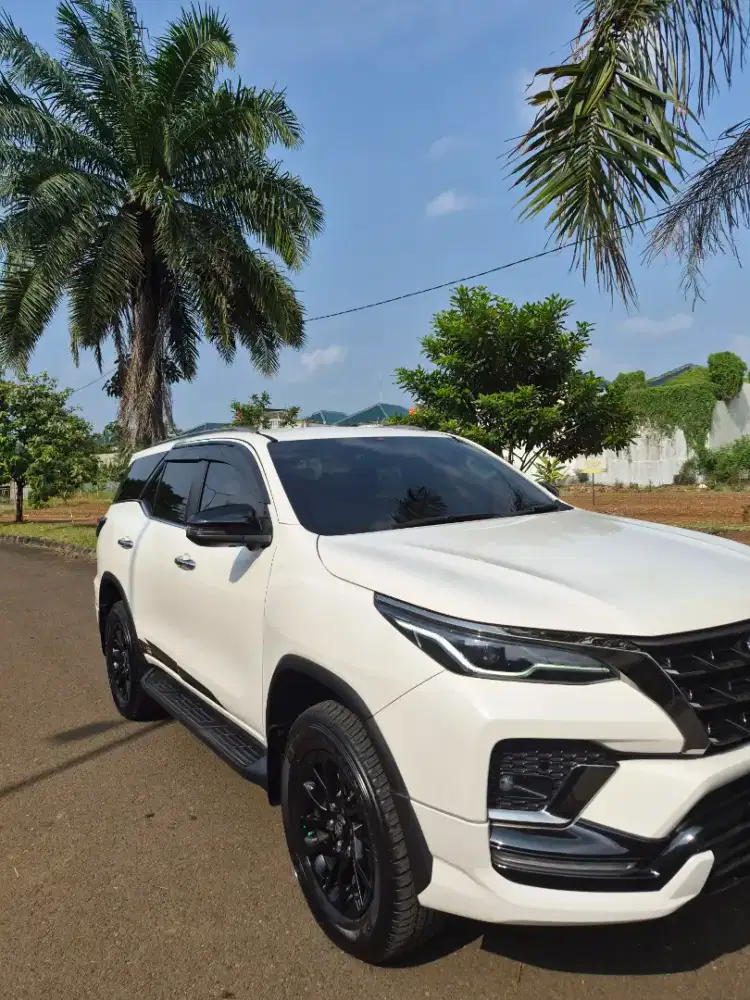 Toyota New Fortuner GR 2.8 AT 2024 Low KM