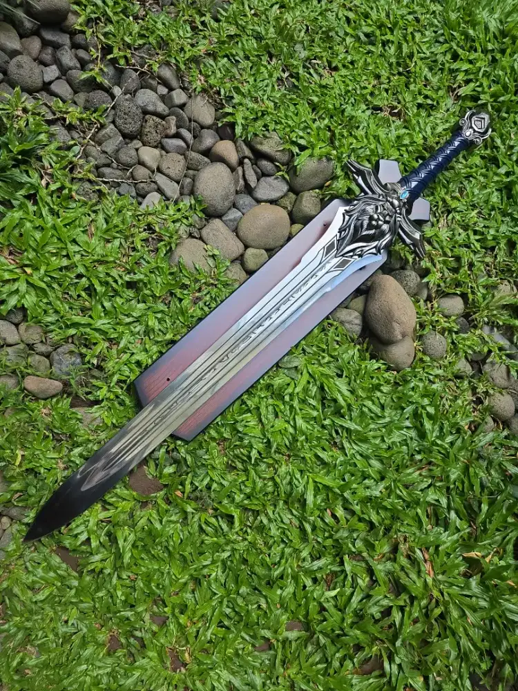 Pedang Alliance Sword of Royal Guard dari film world of warcraft