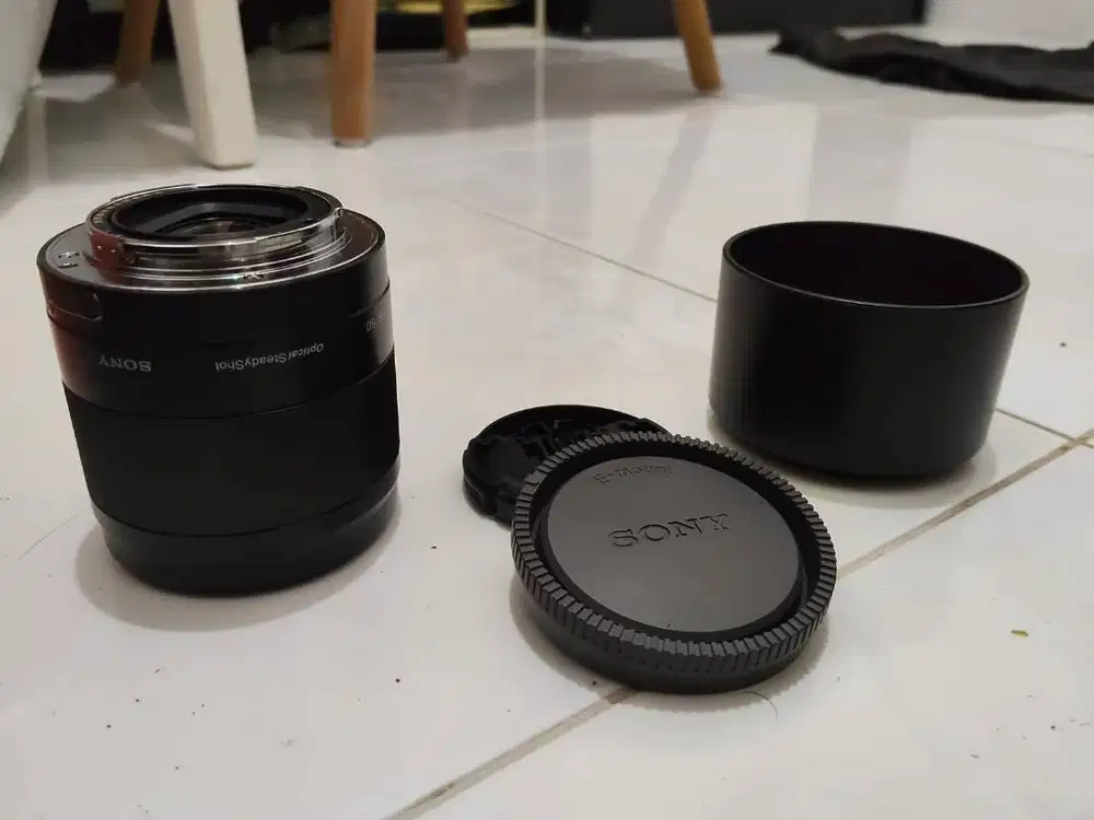 Lensa Sony SEL0F18 OSS BLACK