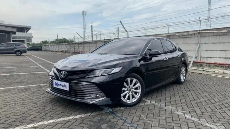 Toyota Camry 2.5 V Bensin-AT 2019 Hitam