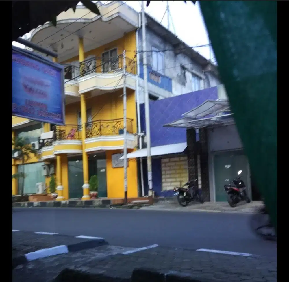 Dijual bangunan dihitung tanah