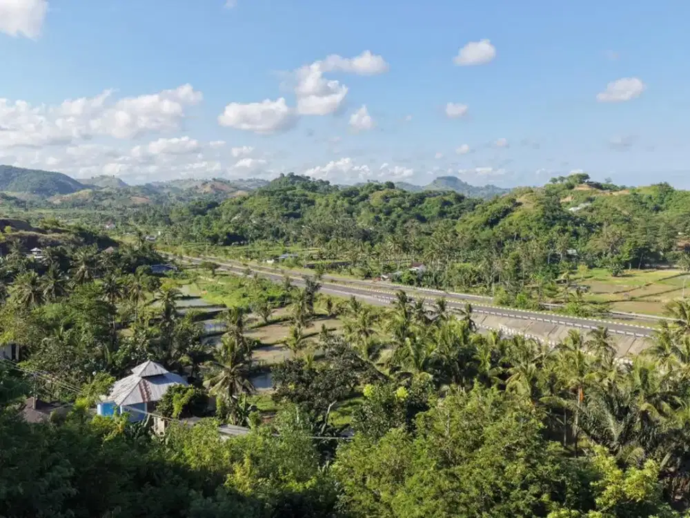 Tanah sentral Kuta Mandalika view laut dan pantai gerupuk