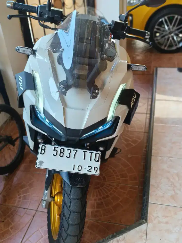 DIJUAL BU honda adv 160 kinyis kinyis
