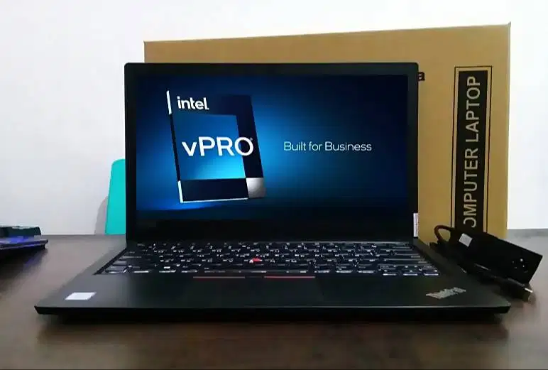 Laptop Fulzet | Core i5 | Ram 8gb | SSD 256gb | mulus segel all nomal