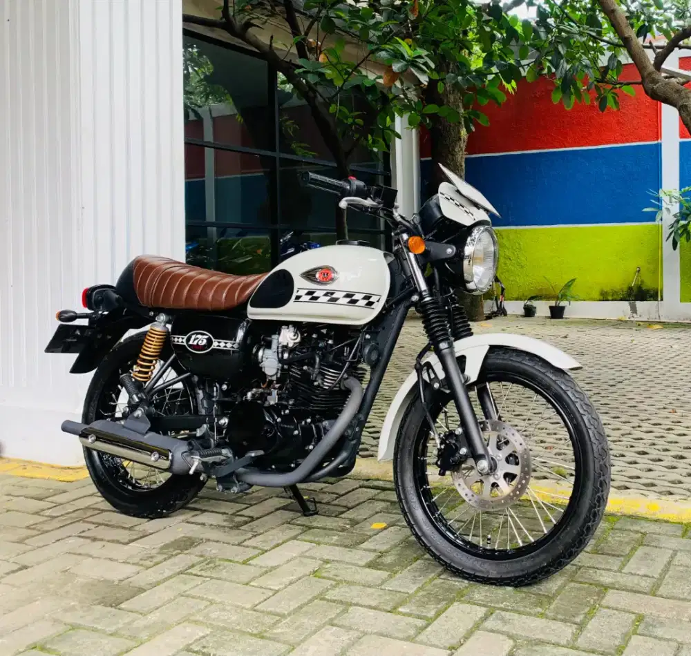 Kawasaki w175 cafe