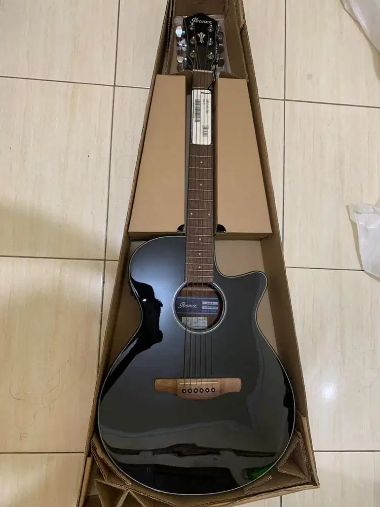 Gitar akustik ibanez AEG50-BK