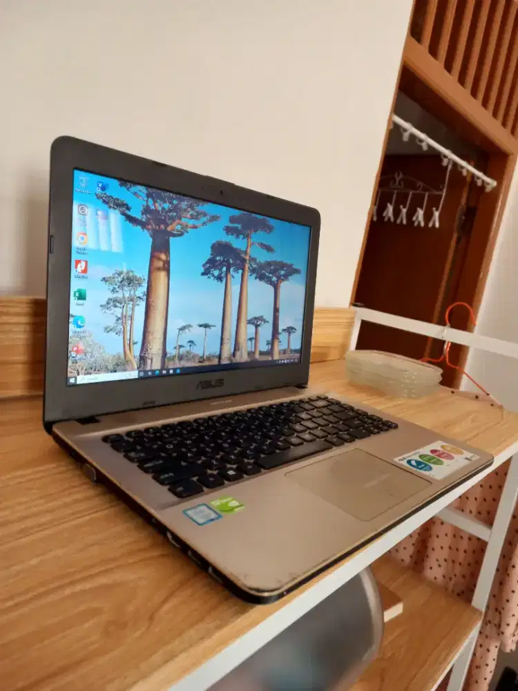 Laptop Asus core i3