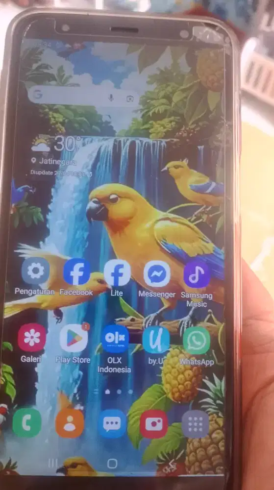 Samsung j6plus ram 4/64gb+carger+sopcas.