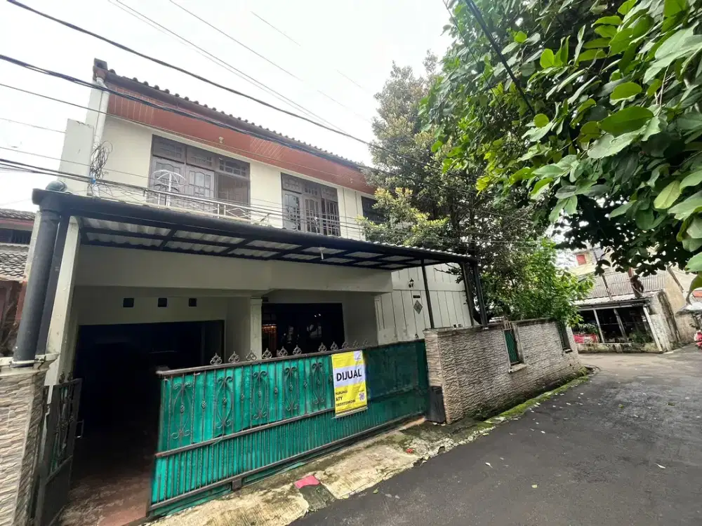 Dijual rumah yang nyaman di lokasi strategis di Cirendeu