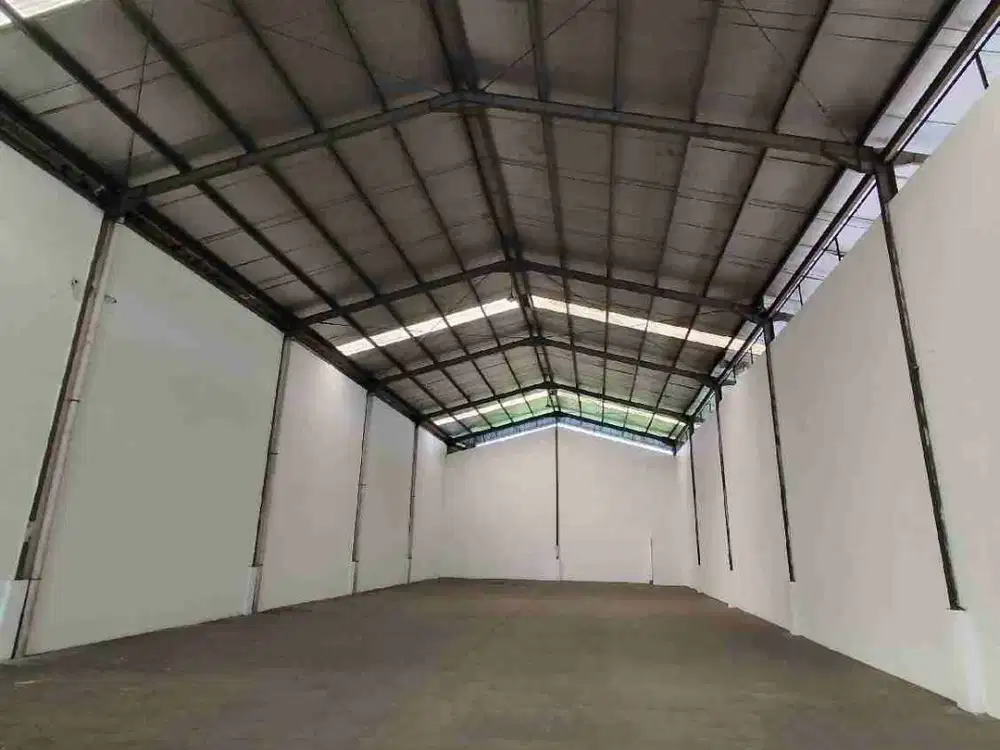 Gudang Rapi Siap Pakai Dekat taman tekno – Lokasi Jalan Utama, Akses Mudah!