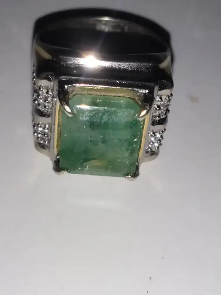 Cincin perak batu zamrud colombia
