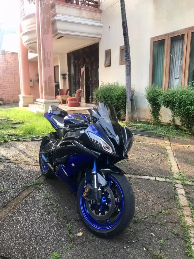Yamaha R6 Blue Race