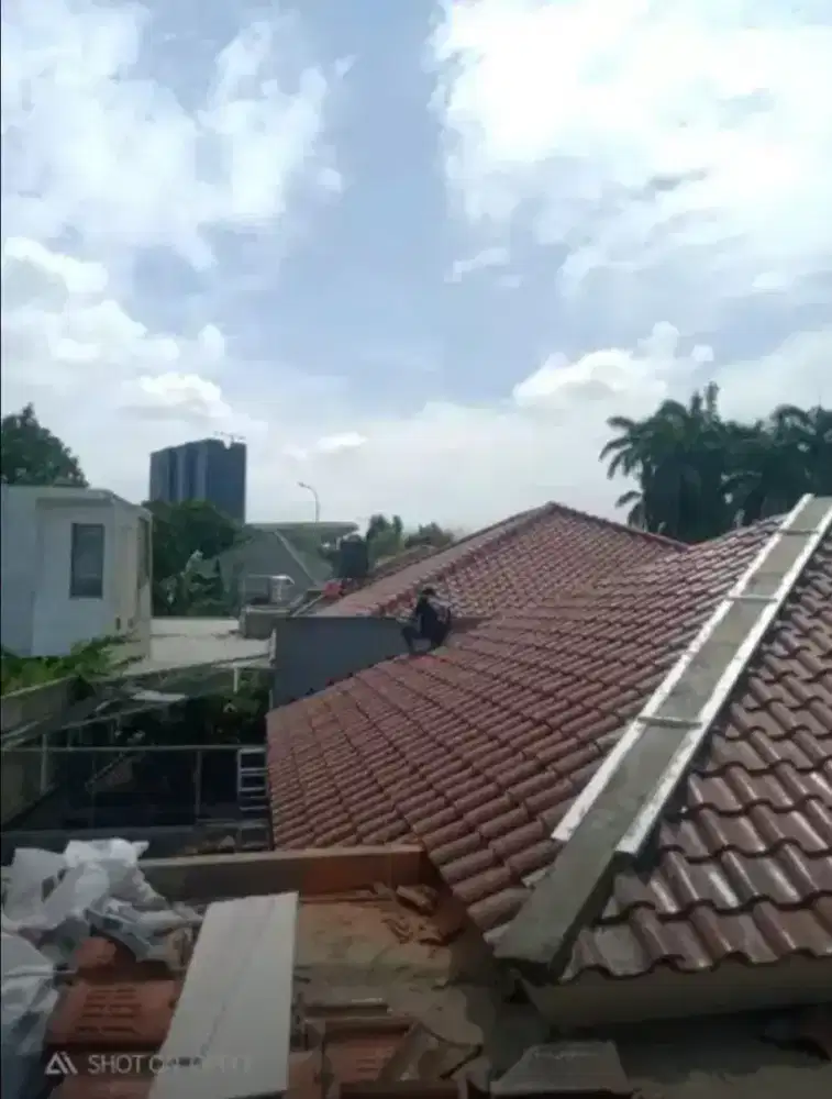 Tukang perbaikan atap bocor,dag,talang,kanopi,renopasi dll