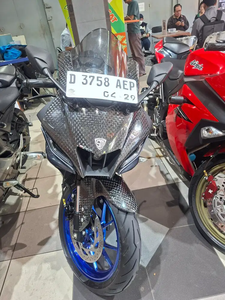 YAMAHA - R15 V4 CONNECTED 2023 - LOW KM - SRI SANJAYA MOTOR