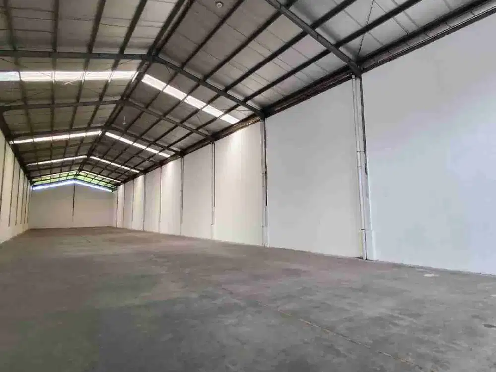 Gudang Siap Pakai 756 m² Dekat BSD – Depan Jalan Raya Utama, Harga Nego!
