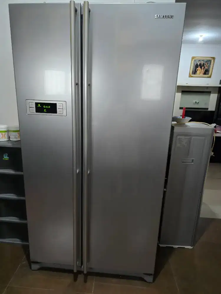 Dijual kulkas 2 pintu buka  kiri kanan
