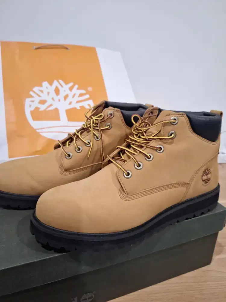 Sepatu boots timberland waterproof