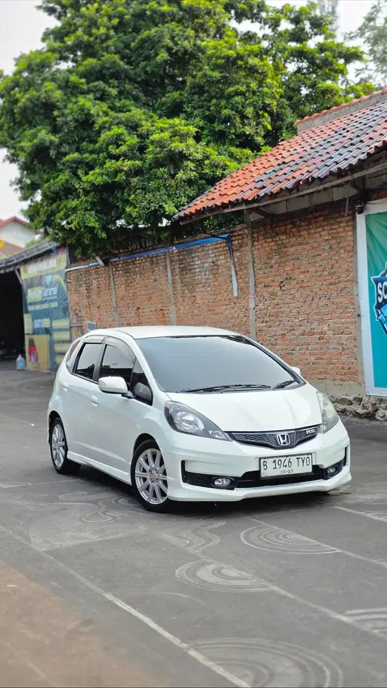 Honda Jazz RS Matic 2014 GE8 Dp 10 Juta Istimewa