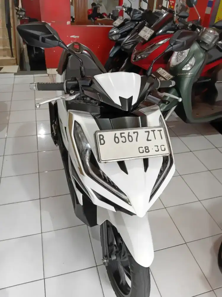 VARIO 125 CBS ISS KREDIT DP 1JUTA