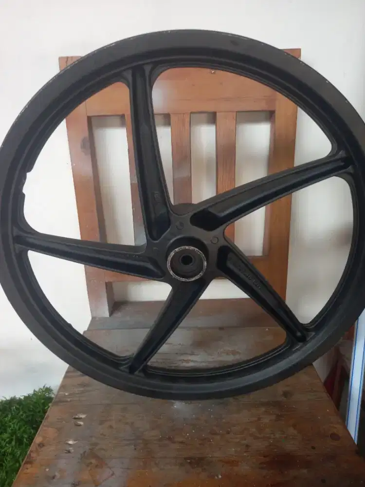 Pelek depan supra x 125 ori