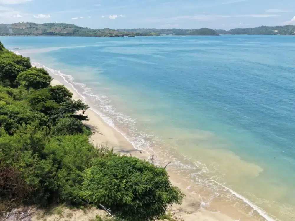 Tanah Pinggir pantai Gerupuk dekat Kuta Mandalika