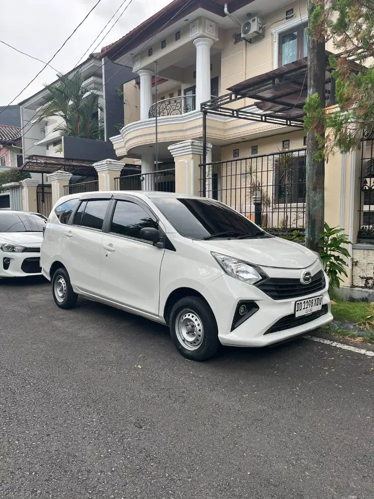 Sigra D 1.0 M/T calya xenia avanza