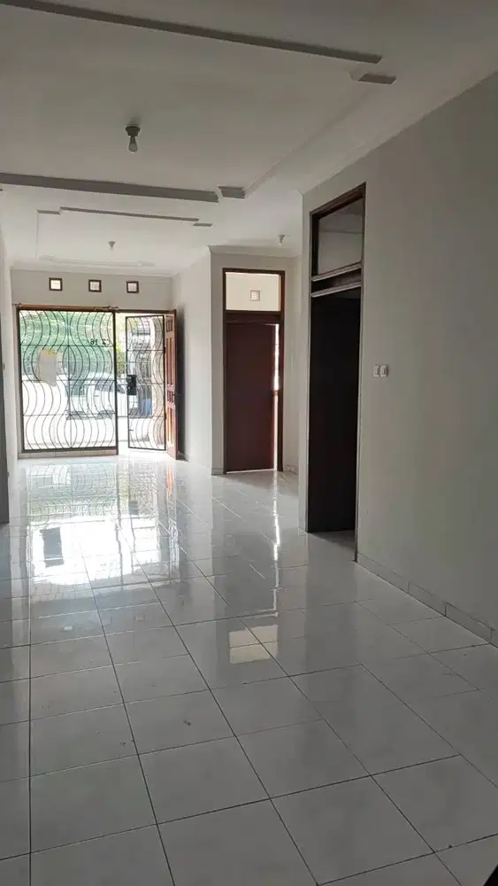 Dijual Rumah Nyaman di Taman Kopo Indah Bandung