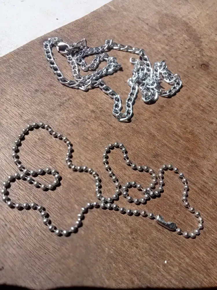 DIJUAL SEGERA 2 BUAH KALUNG