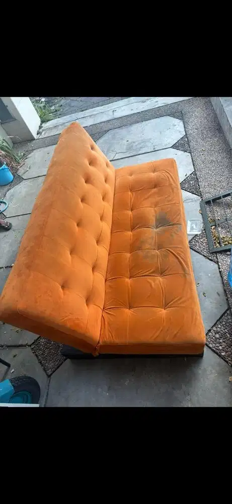 Sofa bed bekas harus cepat laku