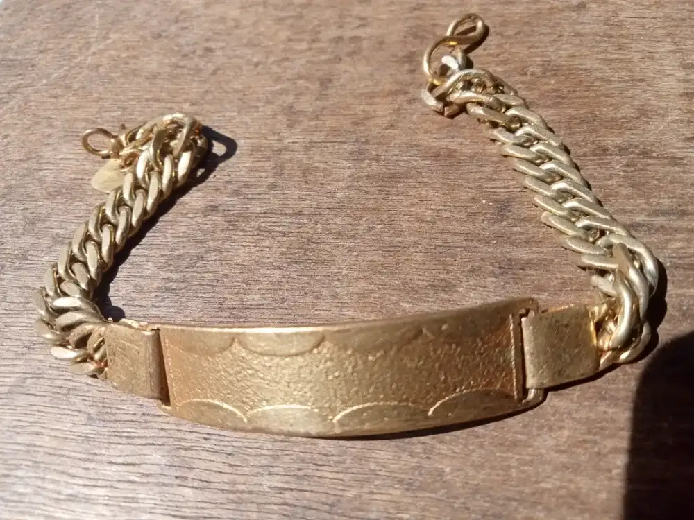 DIJUAL SEGERA GELANG TANGAN BAGUS