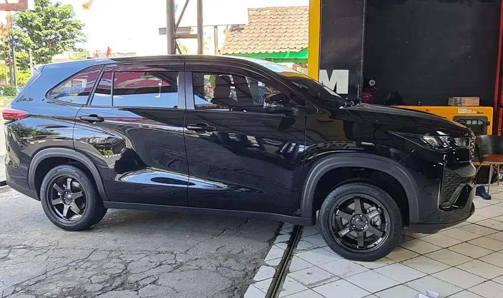 Toyota Kijang Innova 2023 Bensin