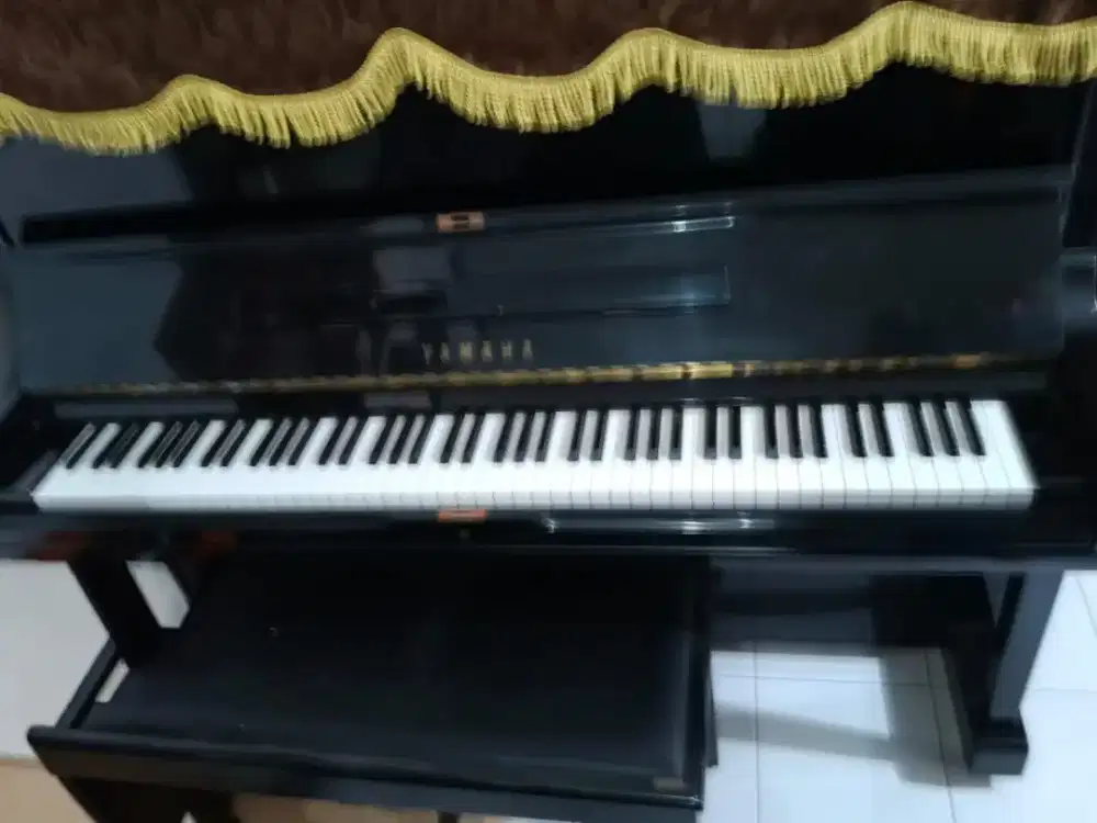 Piano Yamaha type U serial G