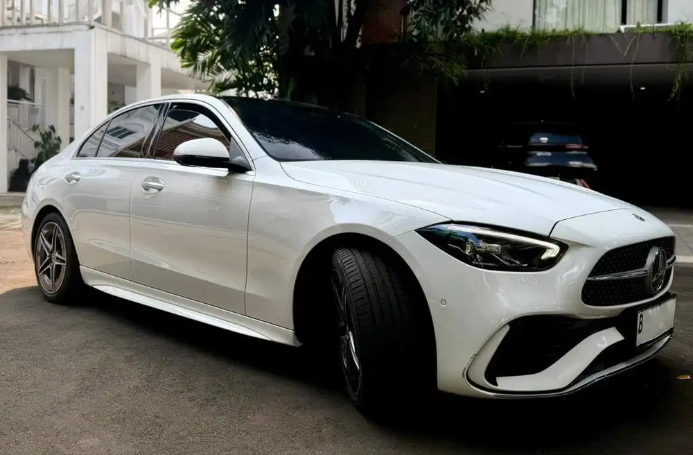 Mercedes-Benz C300 2023 Bensin