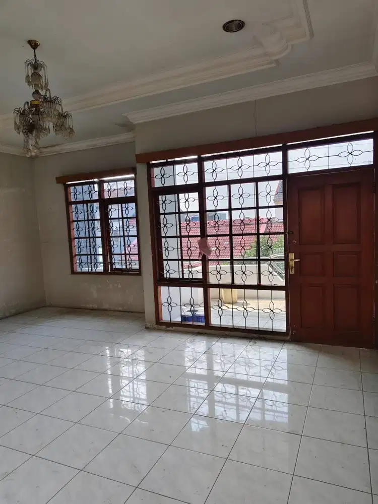 Dijual Rumah Siap Huni di Taman Kopo Indah Bandung