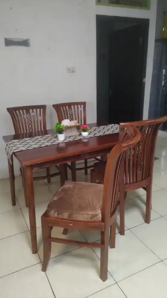 Meja Makan Minimalis Ala Cafe Kursi 4 Kayu Jati Asli