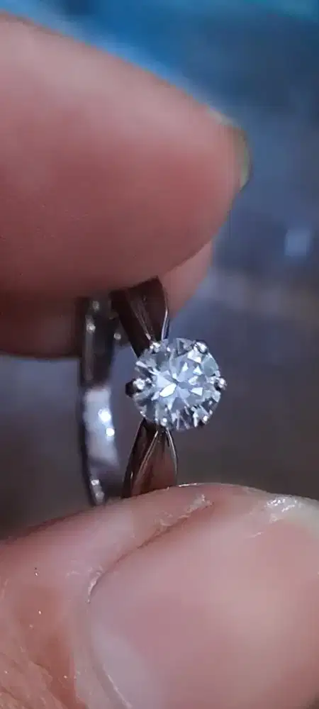 Cincin Emas 18K Berlian 0,50 Ct Berat 2,99 Gram