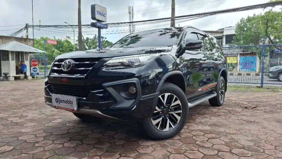 DP MURAH Toyota Fortuner 2.4 4x2 VRZ TRD Solar-AT 2018  CEBEB