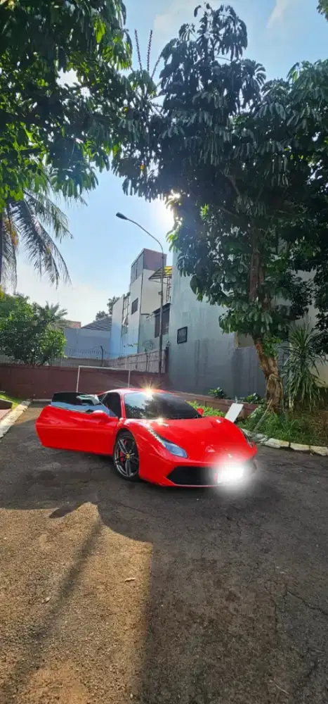 Ferrari 488 Spider 2019 Bensin