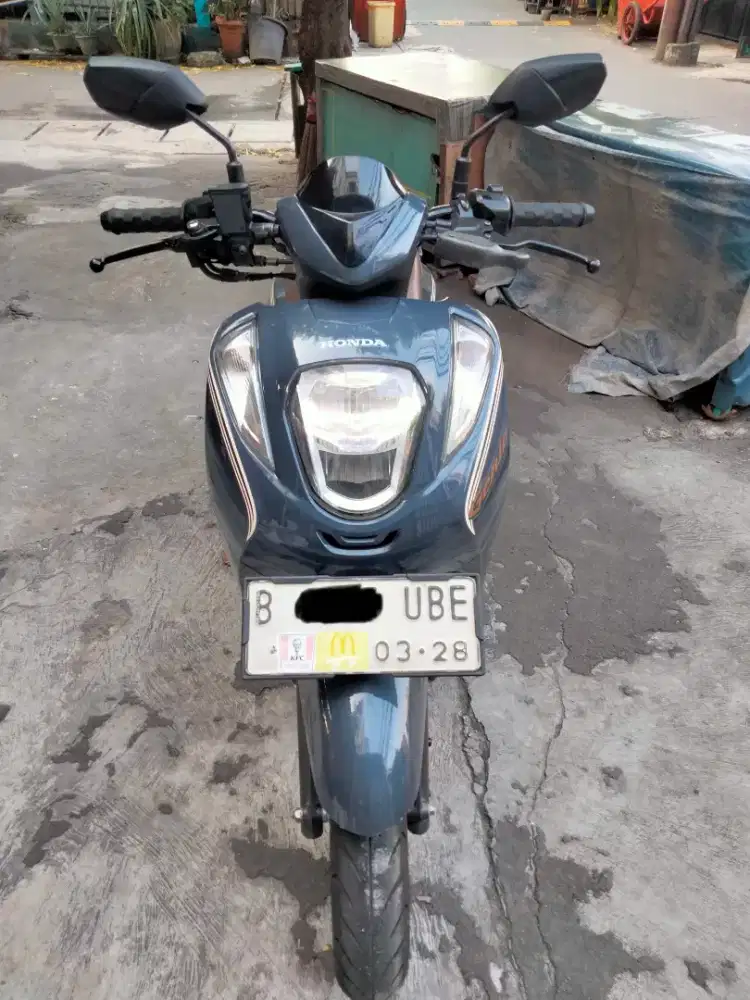 Honda Genio CBS ISS pajak panjang